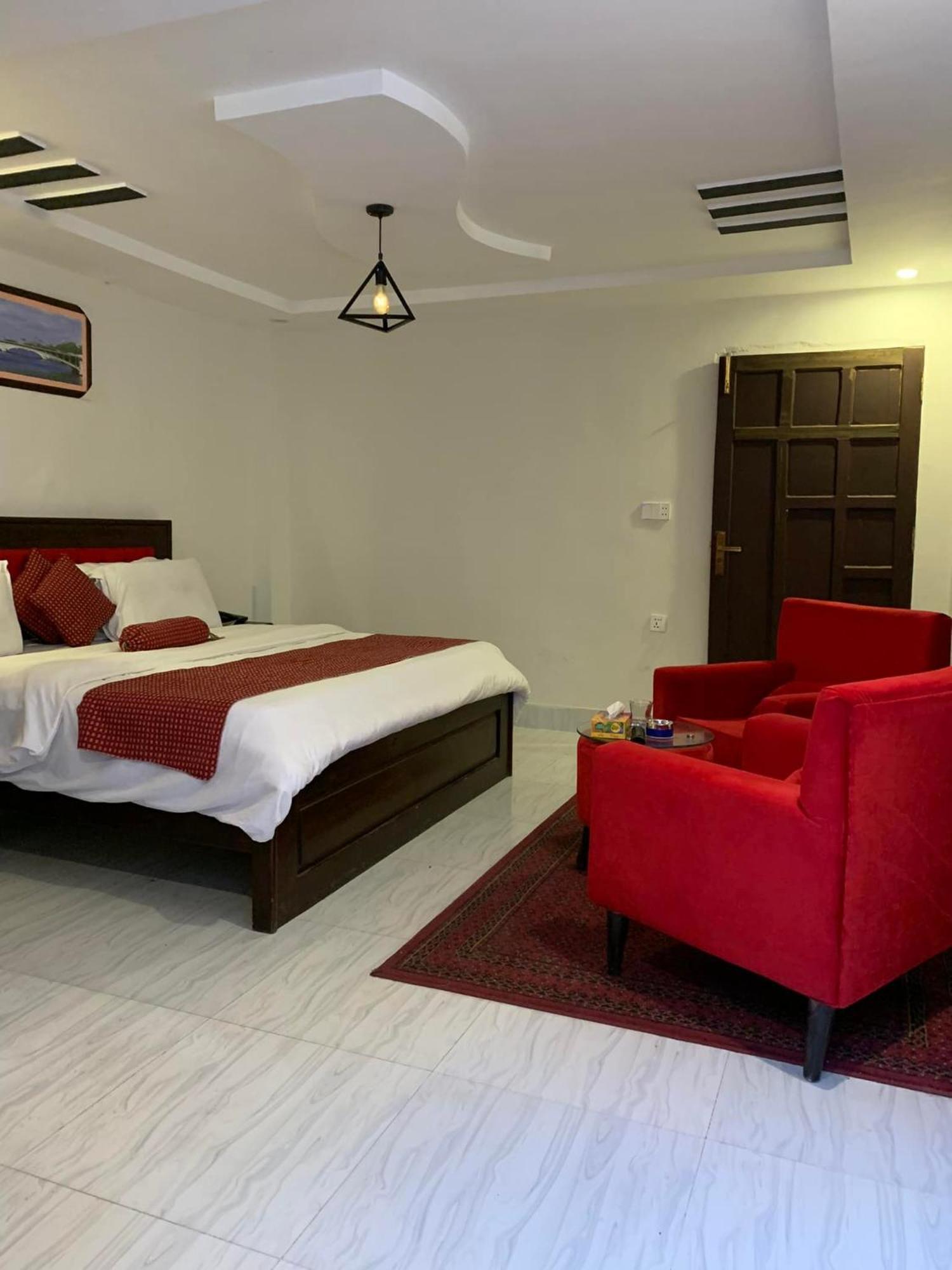 Hotel Birmingham Palace Kalam By Khan Familia Esterno foto