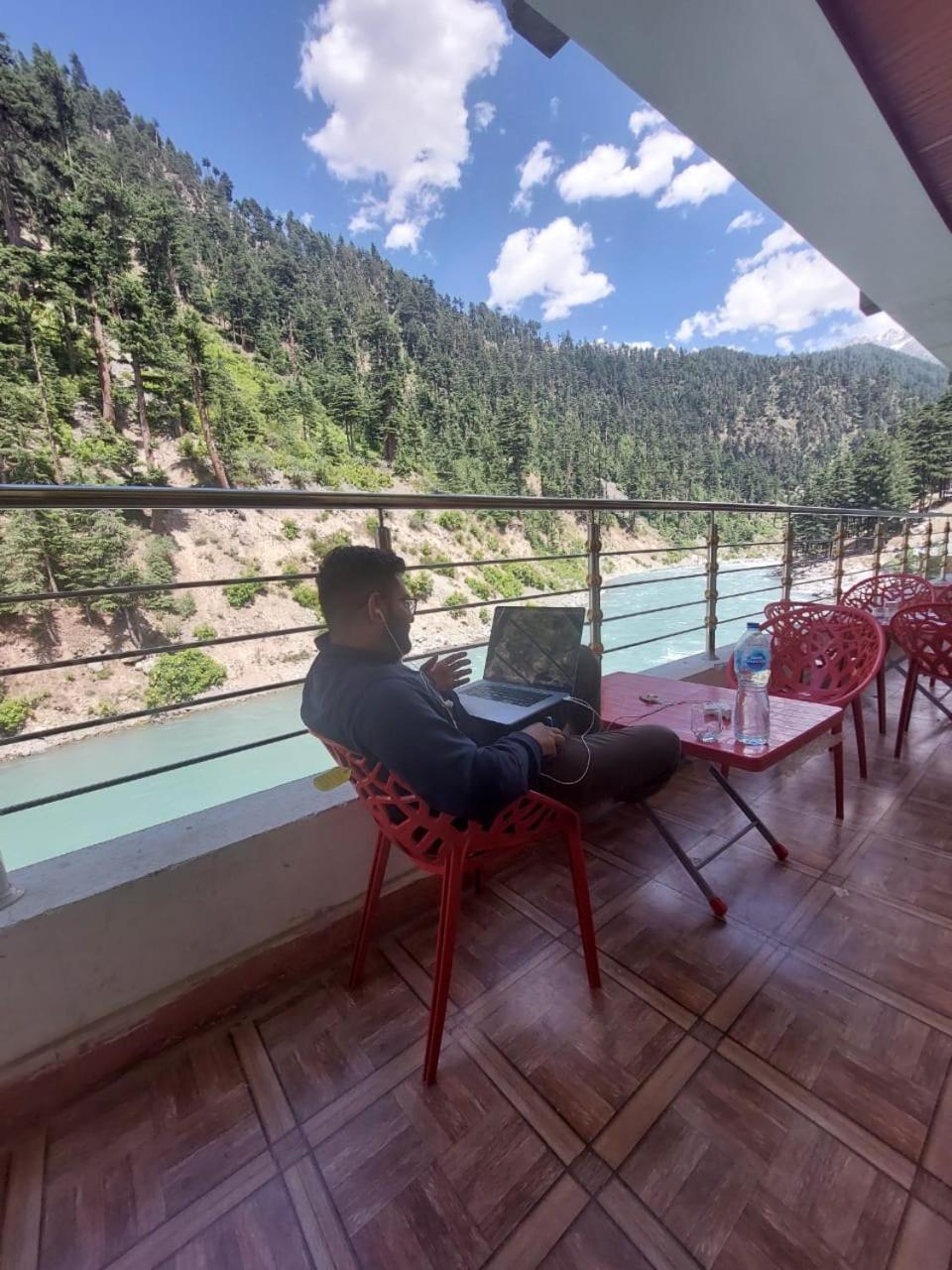 Hotel Birmingham Palace Kalam By Khan Familia Esterno foto