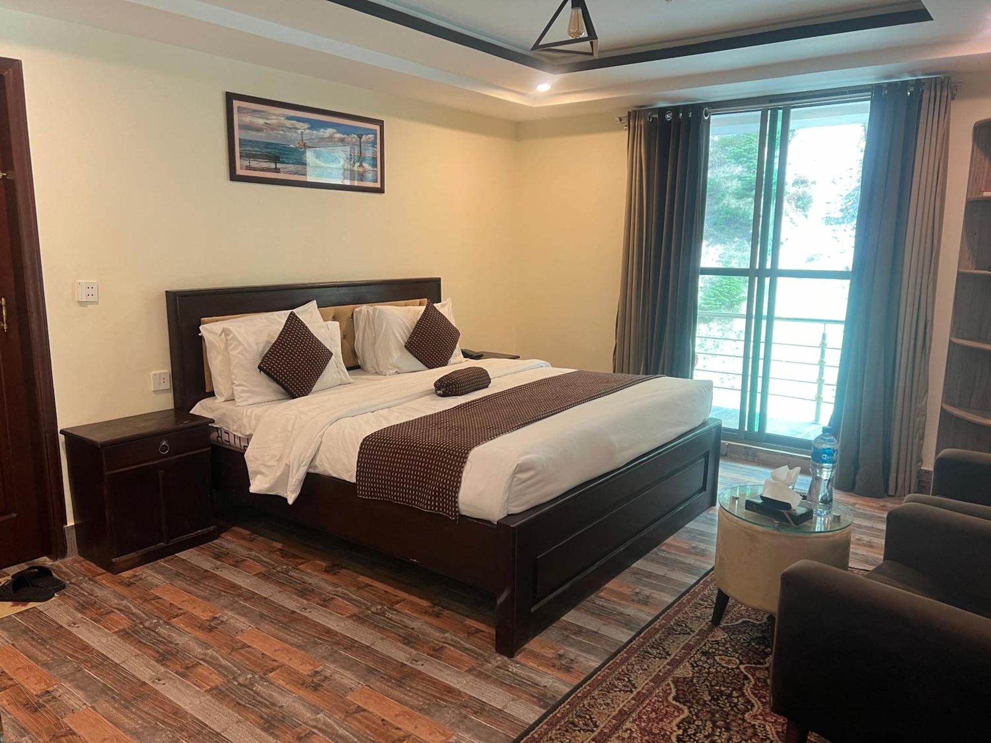 Hotel Birmingham Palace Kalam By Khan Familia Esterno foto