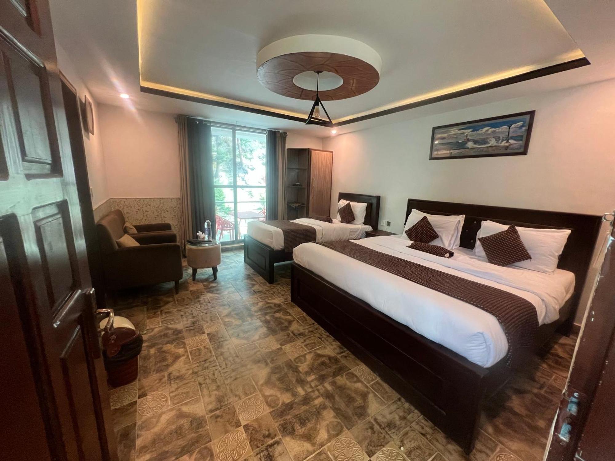 Hotel Birmingham Palace Kalam By Khan Familia Esterno foto