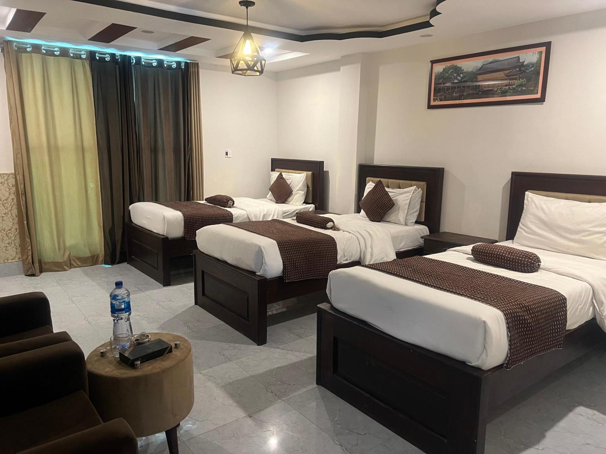 Hotel Birmingham Palace Kalam By Khan Familia Esterno foto