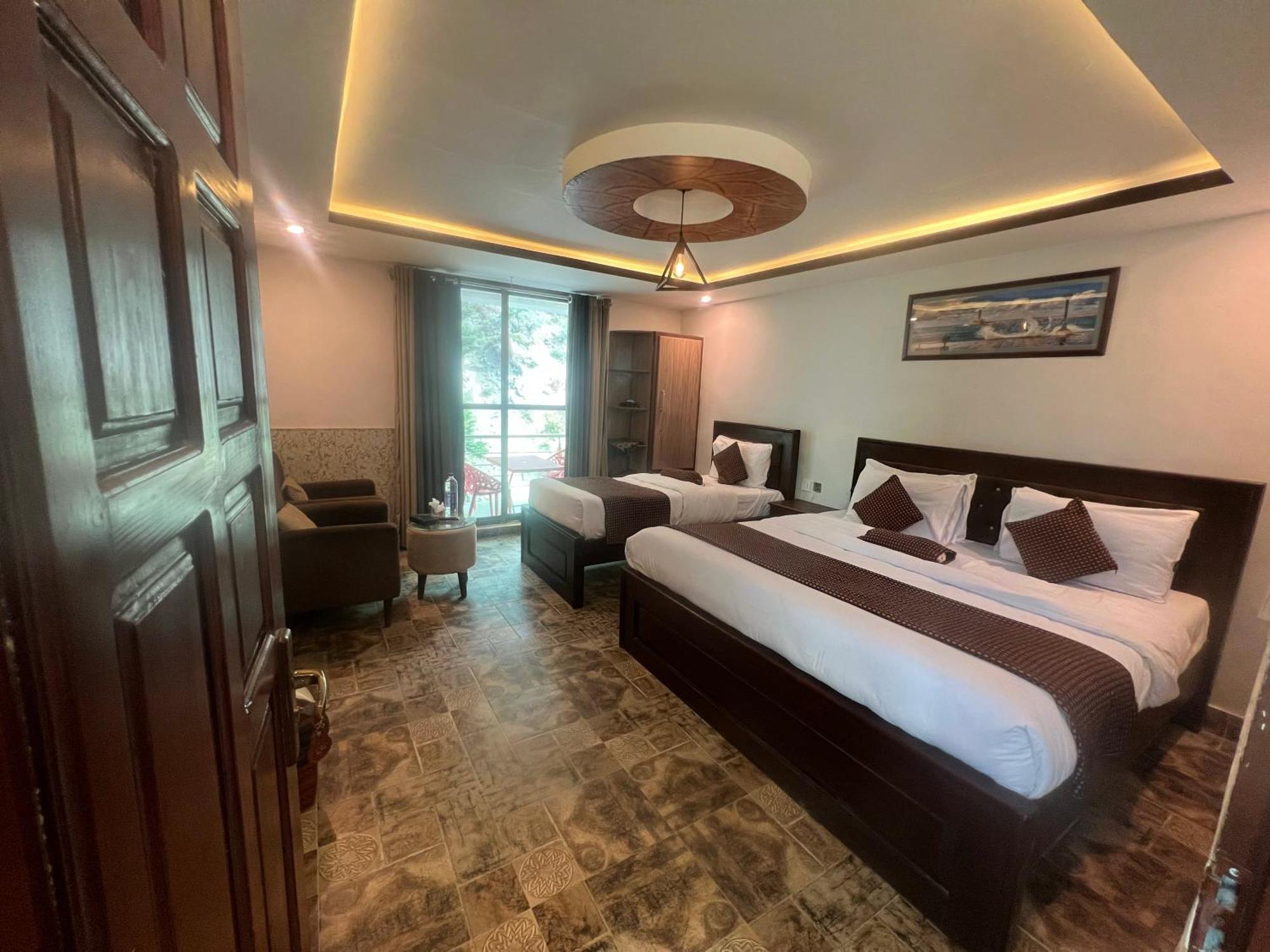 Hotel Birmingham Palace Kalam By Khan Familia Esterno foto